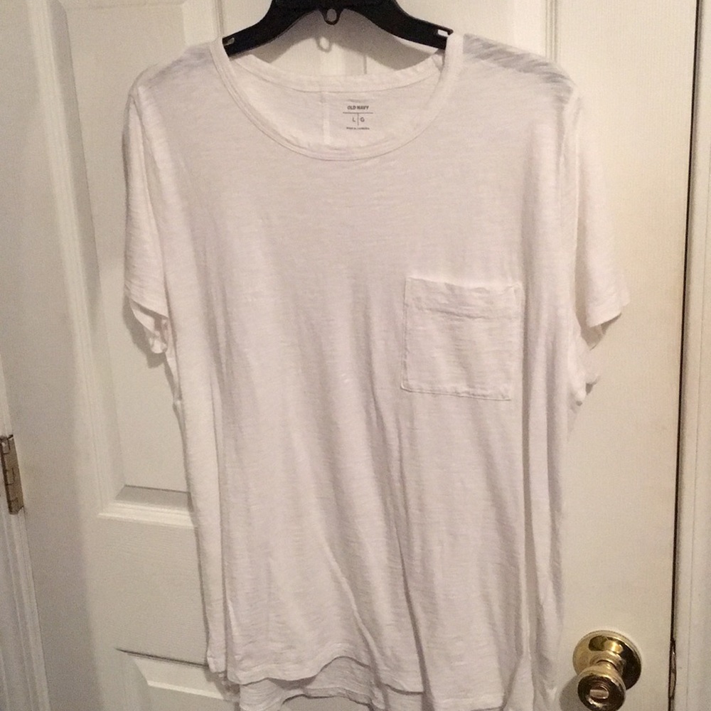 White tee
